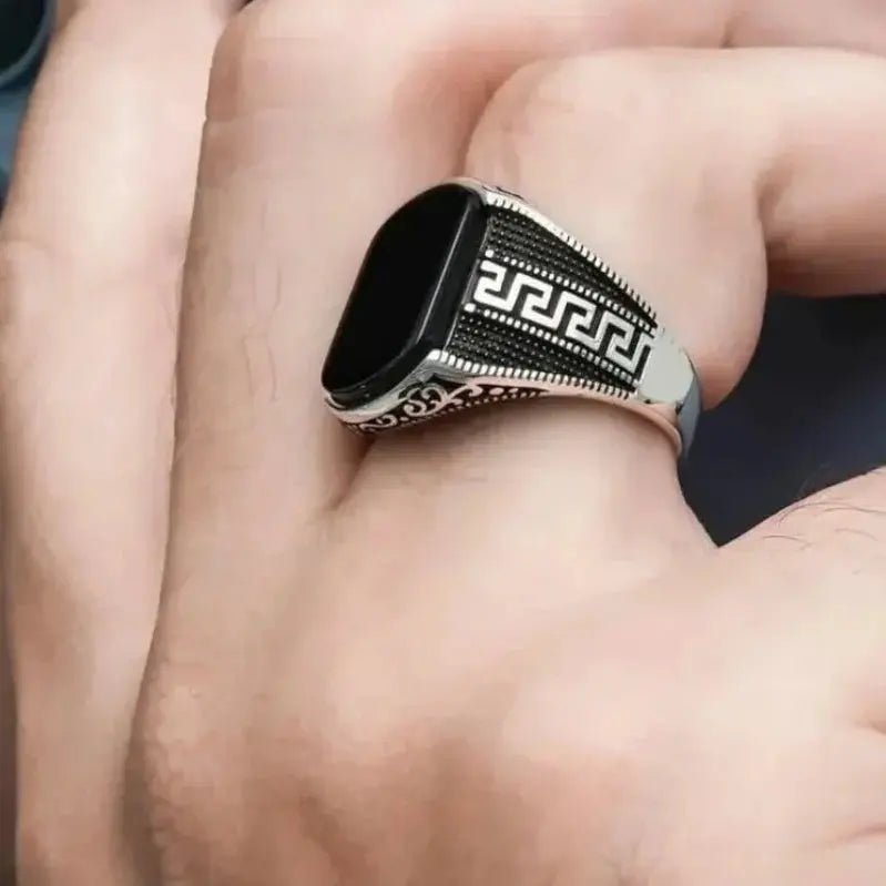 Obsidian Crest Ring - Castellan